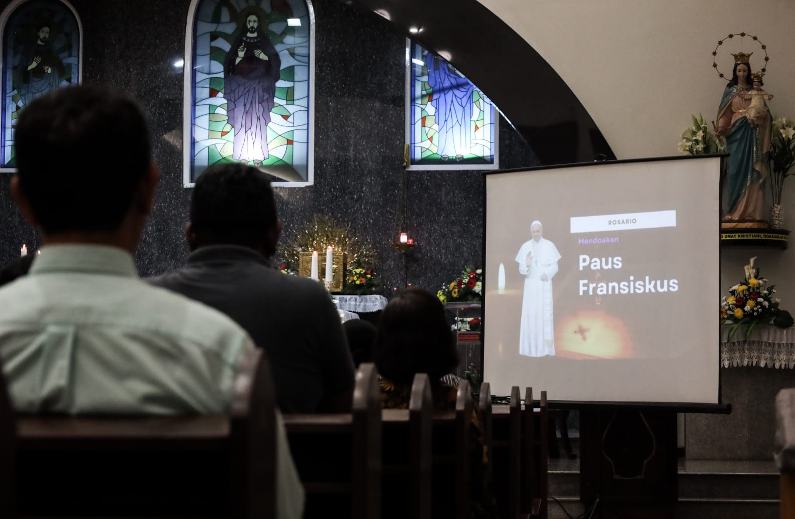 Misa Khusus di Surabaya: Kenangan Indah untuk Paus Fransiskus. Foto: Robertus Rizky.