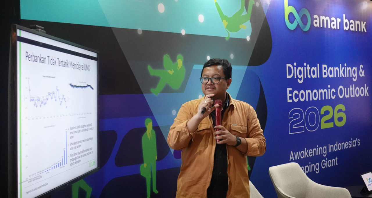 Direktur Ekonomi Digital Center of Economic and Law Studies (CELIOS) Nailul Huda memaparkan materi terkait outlook perbankan dan ekonomi digital Indonesia di Jakarta, Selasa (10/3). Foto/Amar Bank