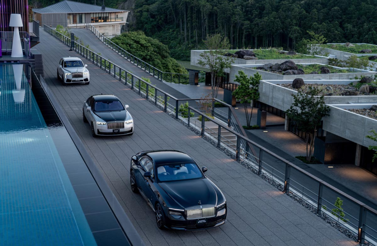 Rolls-Royce merayakan 10 tahun Black Badge, alter ego pemberani yang mendefinisikan ulang kemewahan super-luxury bagi generasi baru klien disruptif. Foto: Rolls-Royce Motor Cars/GoBrand.id