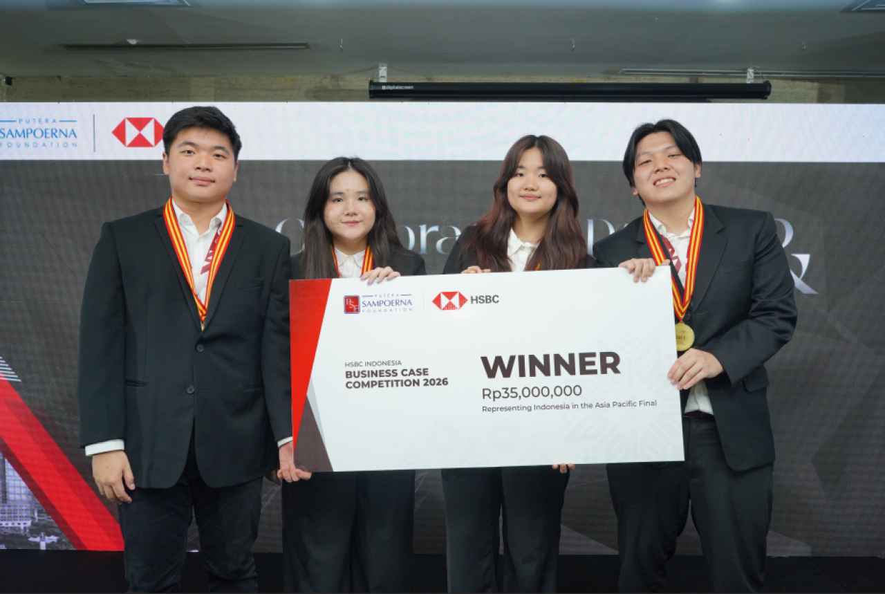 Sampoerna University Raih Juara HSBC Indonesia Business Case Competition 2026