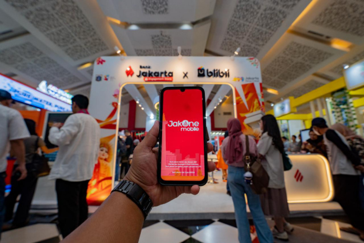 Kehadiran layanan terintegrasi di ruang publik seperti PRJ 2026 menandai semakin kuatnya arah digitalisasi sektor perbankan.