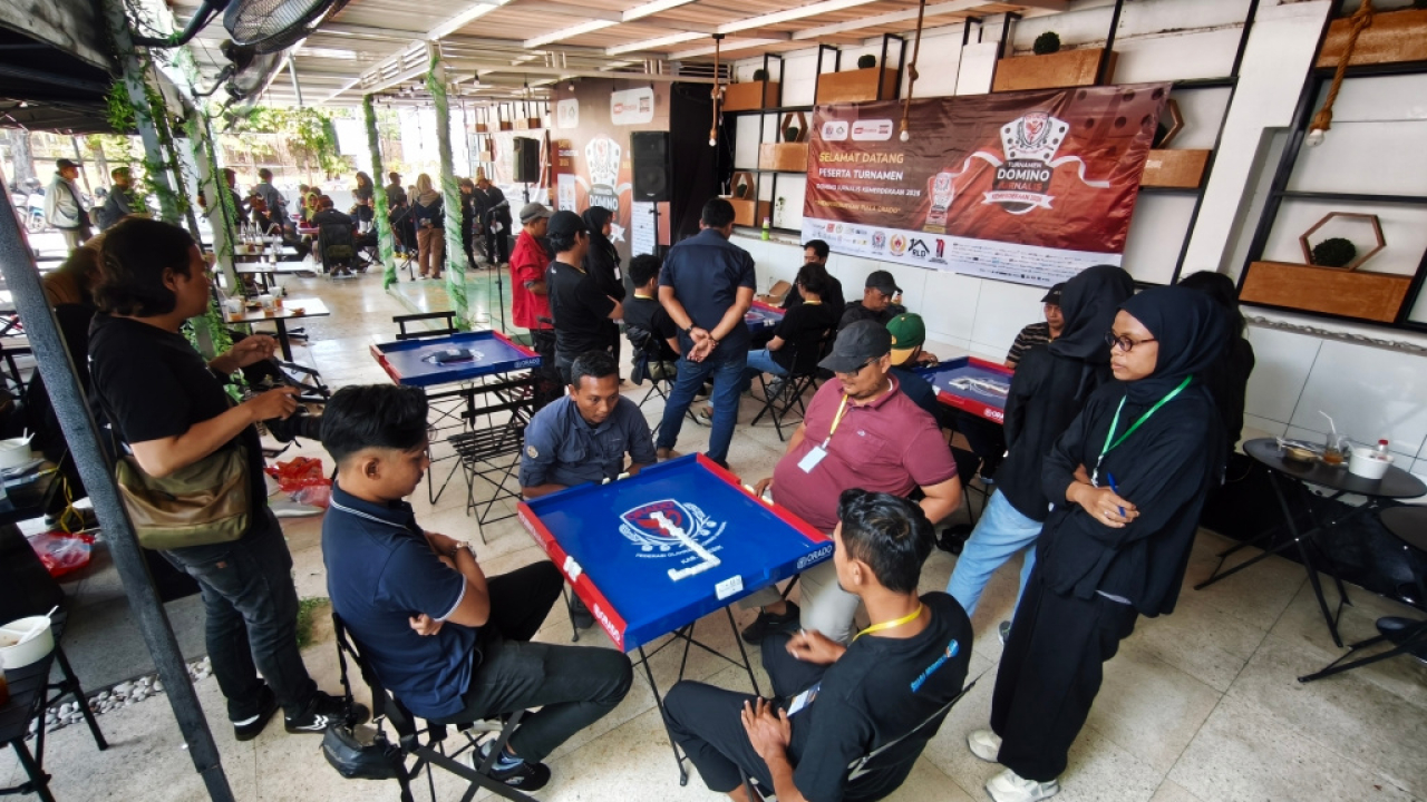 Turnamen Domino Jurnalis Kemerdekaan 2026 di Hanaka Social Space, Jalan Flores Nomor 18, Surabaya, Sabtu (22/8/2026). Foto/RLD