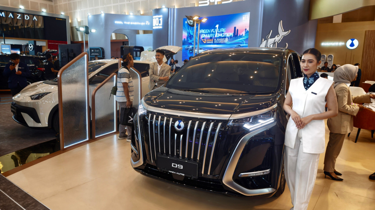 BYD memperkuat penetrasi pasar mobil listrik Jawa Timur lewat GIIAS Surabaya 2026. Foto/Wijaya Kusuma